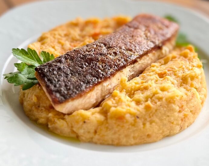 CRISPY SKIN SALMON www.chezfrancois.net