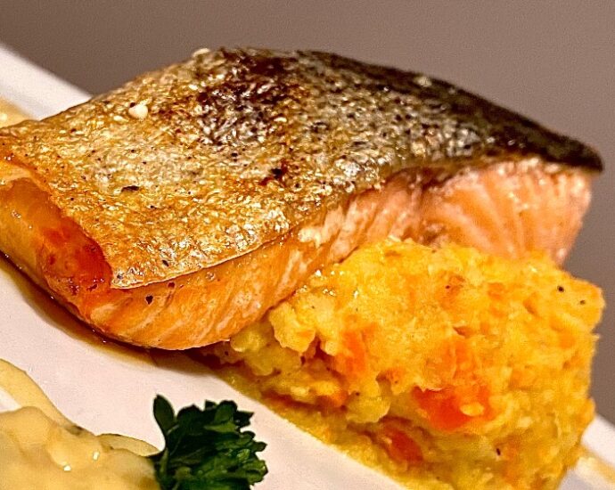 CRISPY SKIN SALMON www.chezfrancois.net