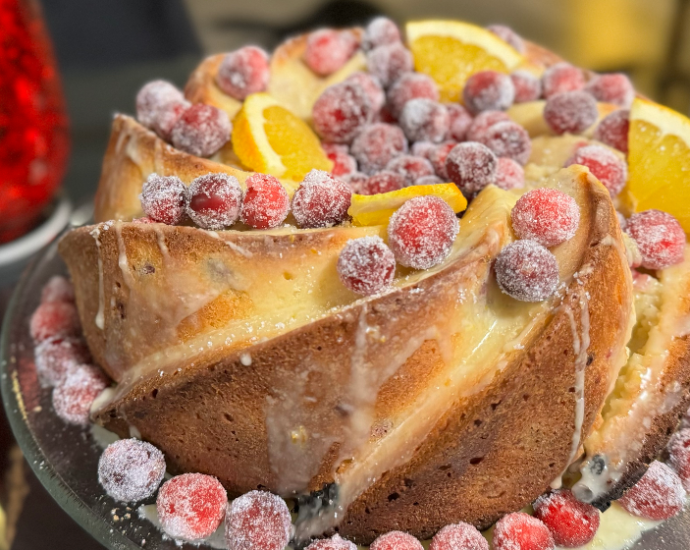 Christmas Cranberry Orange Cake with Sugared Cranberries www.chezfrancois.net