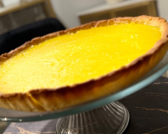 Classic French Lemon Tart www.chezfrancois.net