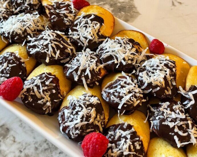 Coco Raspberry Chocolate Madeleines www.chezfrancois.net