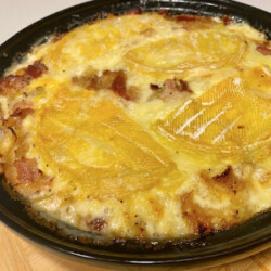 Tartiflette WWW.CHEZFRANCOIS.NET Tartiflette