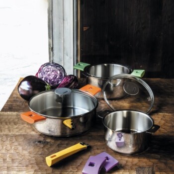 authentic French cookware, dinnerware, baking accessories at www.chezfrancois.net kitchen tools accessories French cooking classes at www.chezfrancois.net