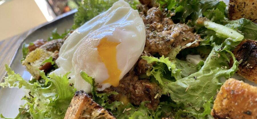 CHEZ FRANCOIS COOKING: SALAD LYONNAISE